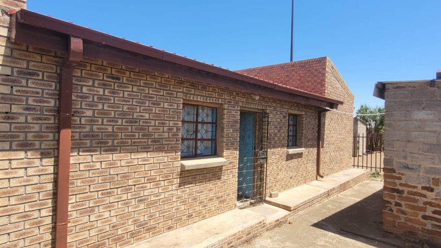 2 Bedroom Property for Sale in Botshabelo Free State